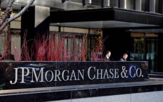 Fed targets JPMorgan as it favors traditional banks