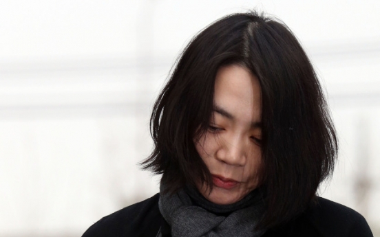 Former Korean Air VP asks for forgiveness over 'nut rage'