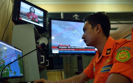 AirAsia plane with 162 on board missing en route to Singapore