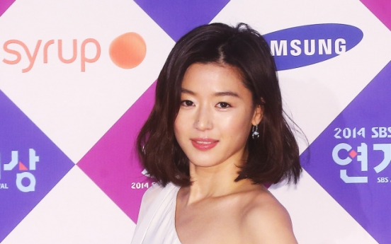 Jun Ji-hyun beats Kim Soo-hyun in SAF