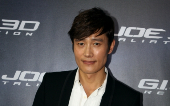 Lee Byung-hun blackmailers get jail terms