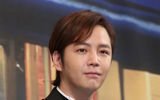 Jang Geun-suk drops out of TV show after tax evasion report