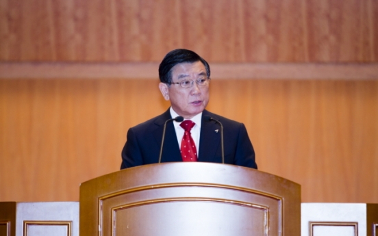 Kumho chief seeks to retake holding firm