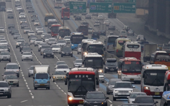 Highways congested on Lunar New Year holiday