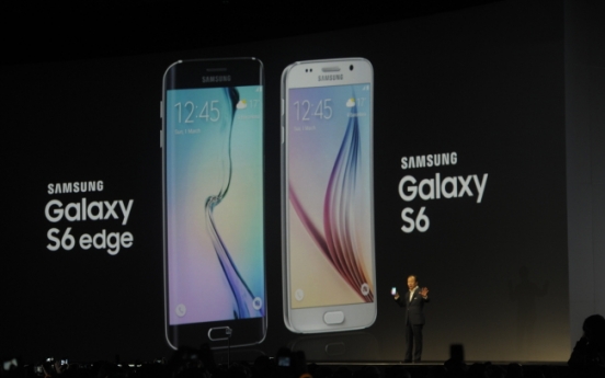 Samsung takes on Apple with new flagship phones