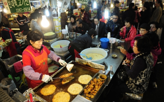 [Markets & Merchants] Bindaetteok and beyond at Gwangjang Market