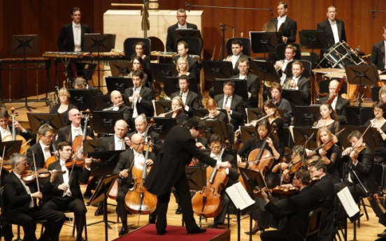 Dudamel and LA Philharmonic reach out to Seoul youths on first Asia tour