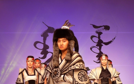 Mongolia marks silver jubilee with fashion