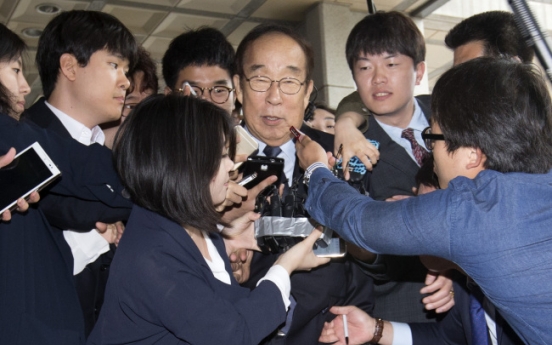 Ex-Doosan head grilled over graft charges