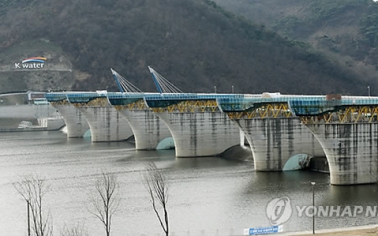 논바닥 쩍쩍 갈라지는데 4대강 물은 찰랑찰랑 넘쳐