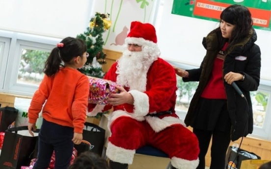 ‘Christmas in July’ event kicks off orphanage gift campaign
