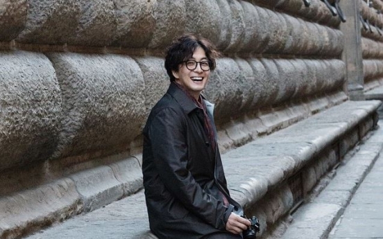 Bae Yong-joon is no longer a bachelor