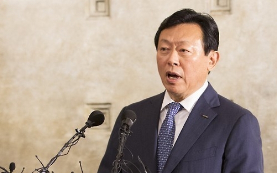 Lotte chairman tightens grip