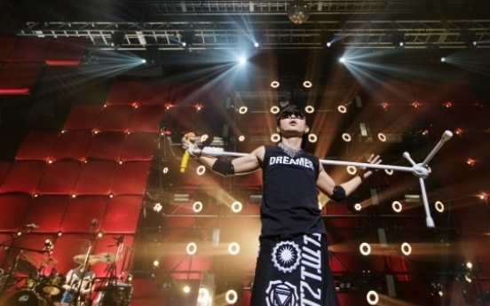 Singer Lee Seung-hwan breaks record with six-hour concert