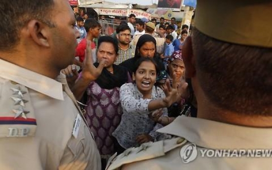 인도 수도서 2세 여아까지 성폭행…공분 일어