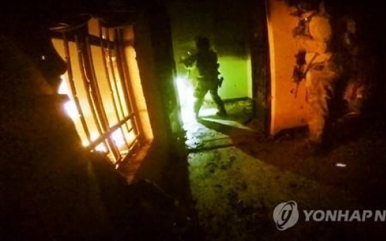 '미군 첫 사망' 대규모 IS 인질 구출작전 장면 공개