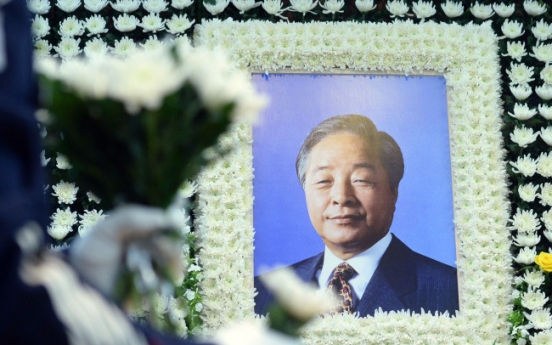 Ex-President Kim dies at 87