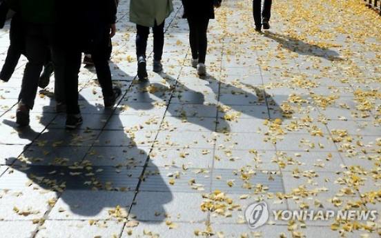 한국인들 실직·이직 공포에 시달린다…남자가 불안감 더 커