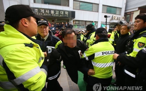 한상균 위원장 체포 시한 임박…조계사 전운 감돌아