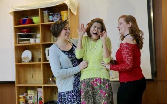 Changwon theater troupe pays it forward