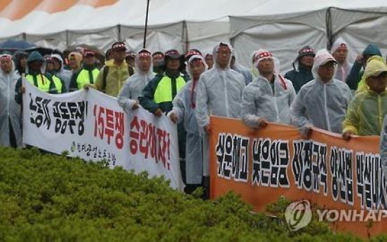 '경영난' 조선 빅3 작년 임직원 3천여명 줄였다