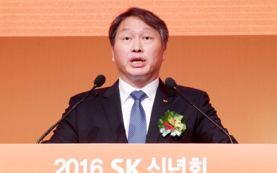 Consumer agency to sue SK chairman, mistress