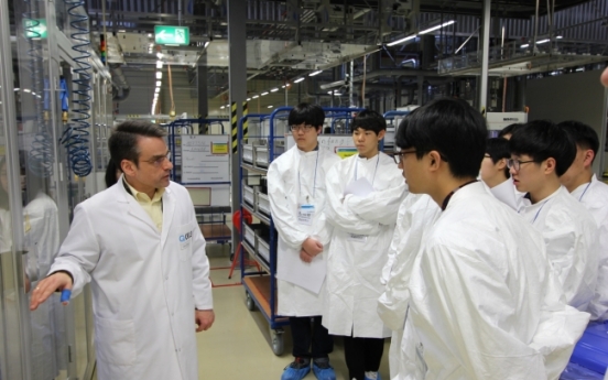 Hanwha tours Europe with scientific youths