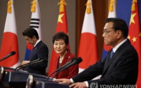 Seoul shows mixed response to closer economic ties between China, Japan