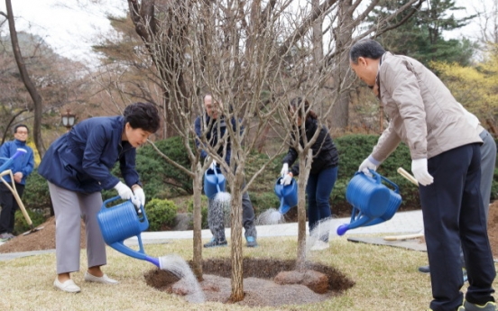 Calls grow to move up date of Arbor Day