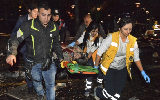 Car bomb kills 34, wounds 125 in Turkey