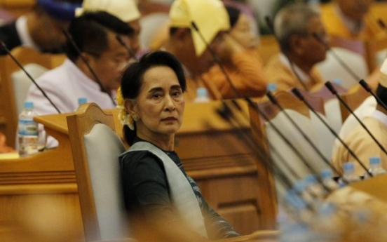 Historic vote gives Myanmar first civilian president in decades