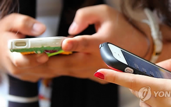 More people shopped on mobile phones in 2015