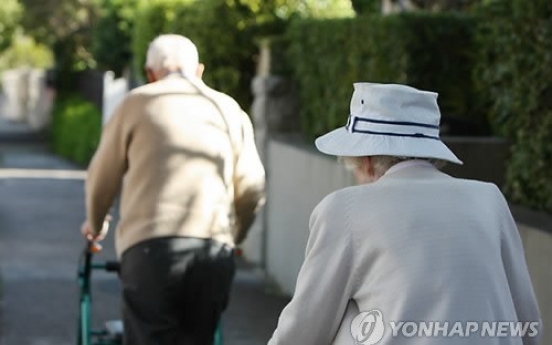 Korea’s median age rises to 40.8 in 2015