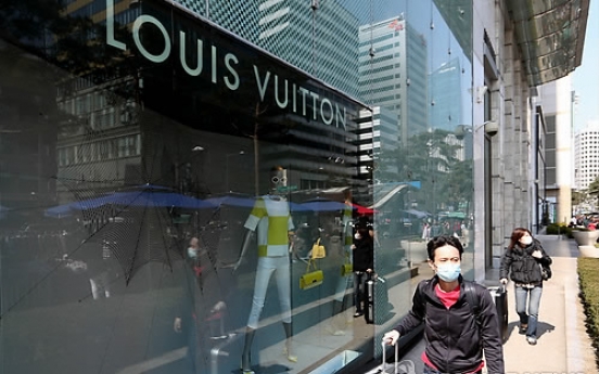 Duty free operators in all-out war to attract LVMH chairman