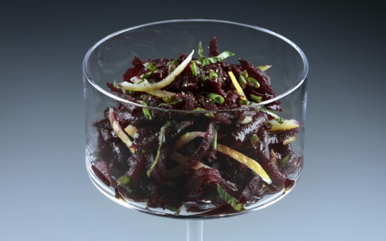 [Home Cooking] Beets, mint and lemon team up in a simple spring salad