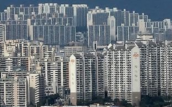 Number of Koreans changing residences drops in April amid economic slowdown