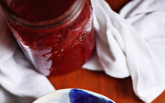 Make this delicious strawberry sauce