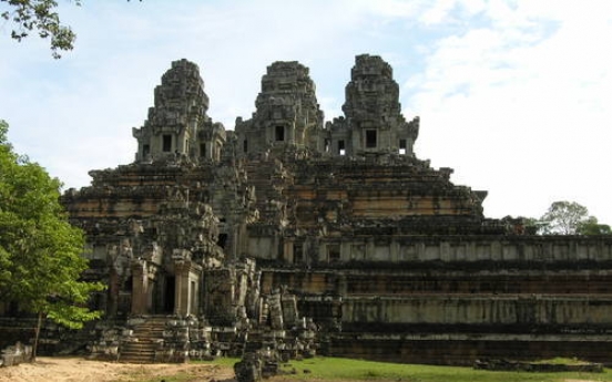 Ancient urban networks around Angkor Wat discovered