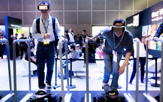 Samsung lures game aficionados with VR tech