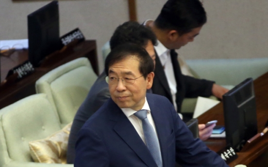 [Newsmaker] Seoul Mayor struggles in quagmire