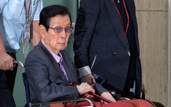 Lotte founder moves hospital amid escalating probe