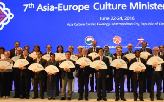 Prime minister calls for more international cultural cooperation