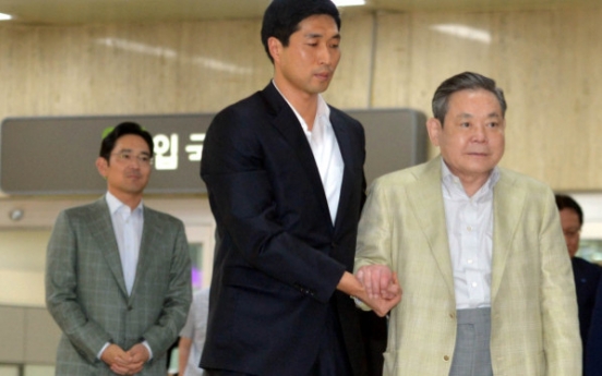 Samsung denies rumors of chairman’s death