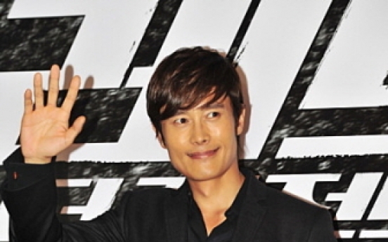 Academy asks Lee Byung-hun, 3 Korean directors to join