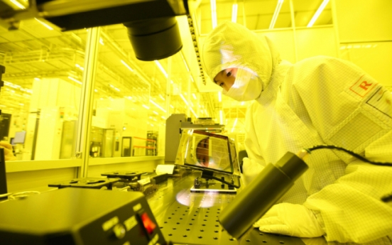 Korea renews investments in display, semiconductor industries