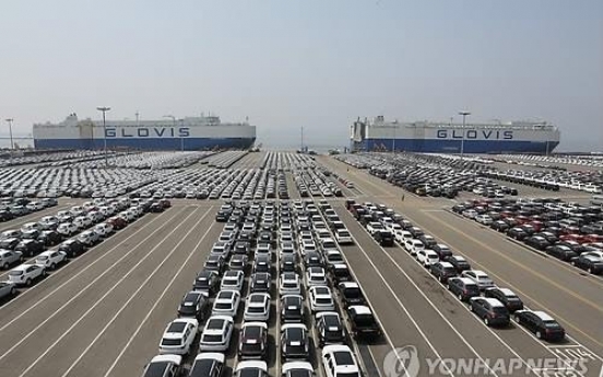 Korea's automobile output shrinks on overseas production