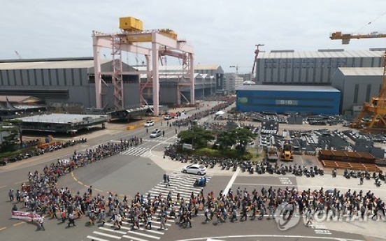 Unionized workers of Hyundai Motor extend strike, denting output