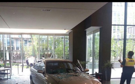 Man blames Nexon for game addiction, crashes car into head office