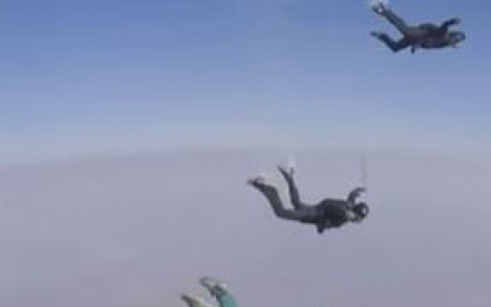 (영상)자유낙하 7600미터, ‘소오름’ 세계 기록