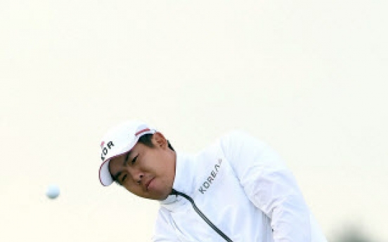 Korean men go under par in 1st round of golf